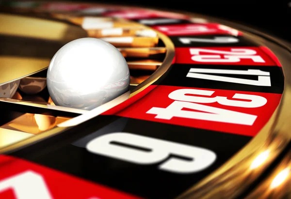 Live dealer at a rapid-paced blackjack table at kejuqq studio